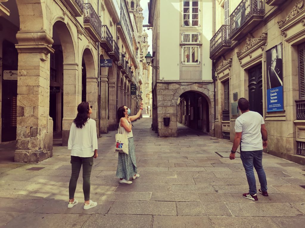 SANTIAGO DE COMPOSTELA, CIUDAD MILENARIA, CIUDAD PEREGRINA