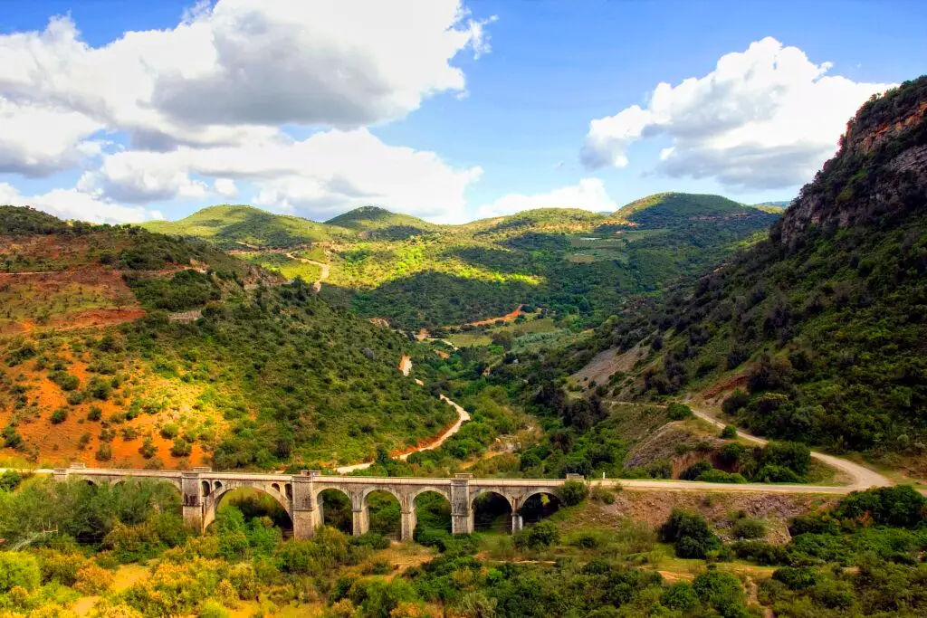 Vía Verde de la Sierra a caballo y en tándem