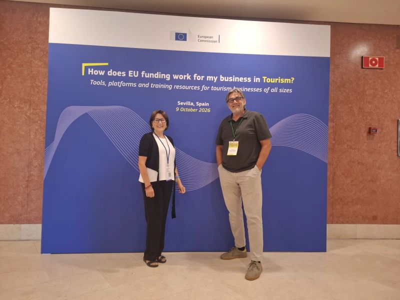 Antonio Martín junto a Mercedes, directora de la Asociación Europea de Vías Verdes