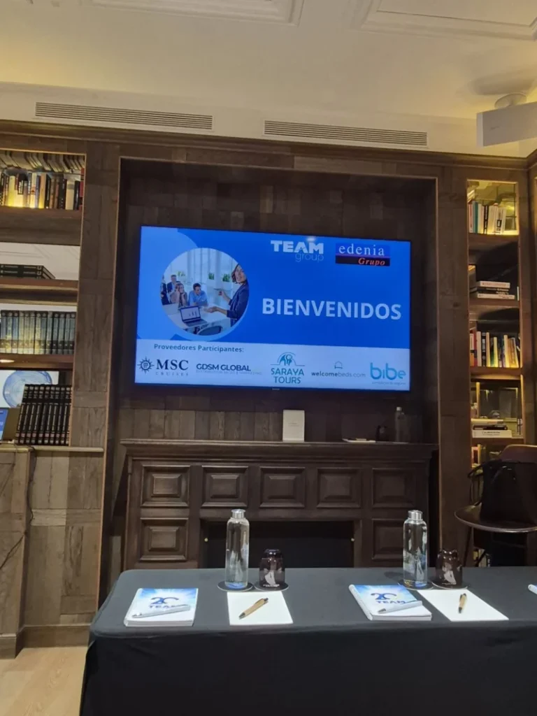 Pantalla de bienvenida de la jornada de proveedores de TEAM Grup y Grupo Edenia